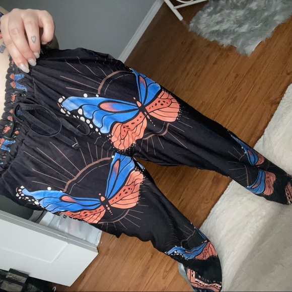 Butterfly co-ord two-piece outfit - Picture 3 of 5